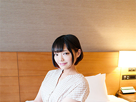 32歳の処女人妻 ~新婚旅行前に駆け込み喪失ドキュメント~ 桃さん サンプル動画サムネイル